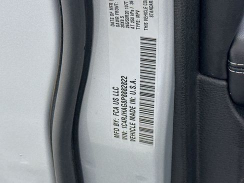 Used 2023 Jeep Grand Cherokee Altitude AWD/4WD image 12