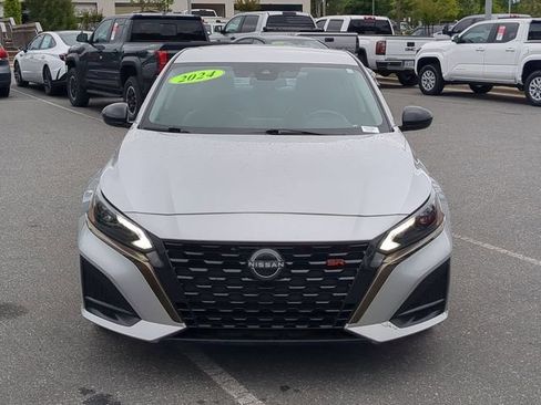 Used 2024 Nissan Altima 2.5 SR FWD image 9