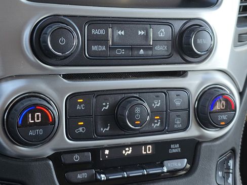 Used 2019 GMC Yukon XL SLT image 30