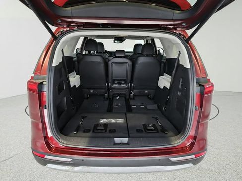 Used 2022 Kia Carnival EX FWD image 29