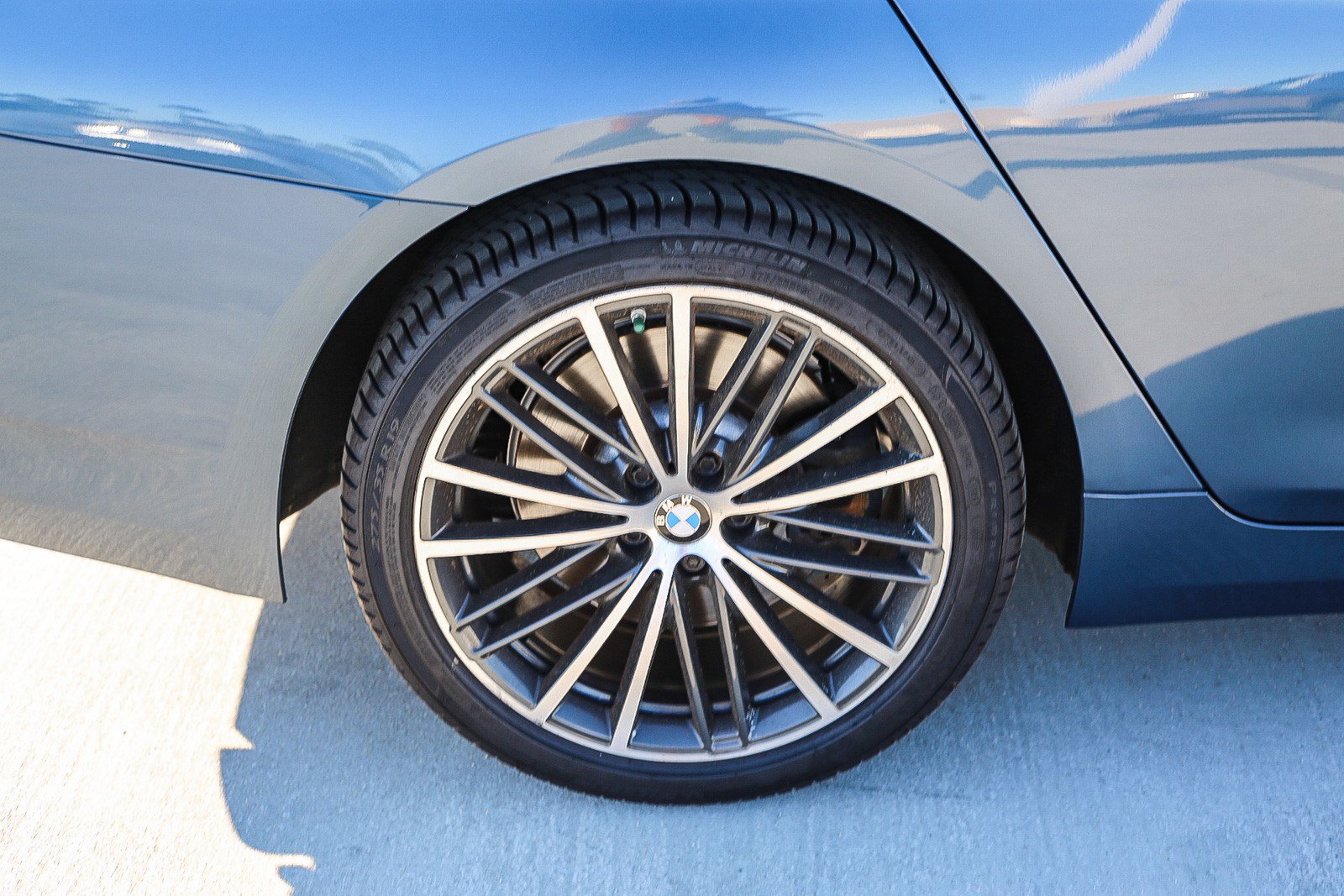 Used 2023 BMW 540i w/ Premium Package RWD image 11