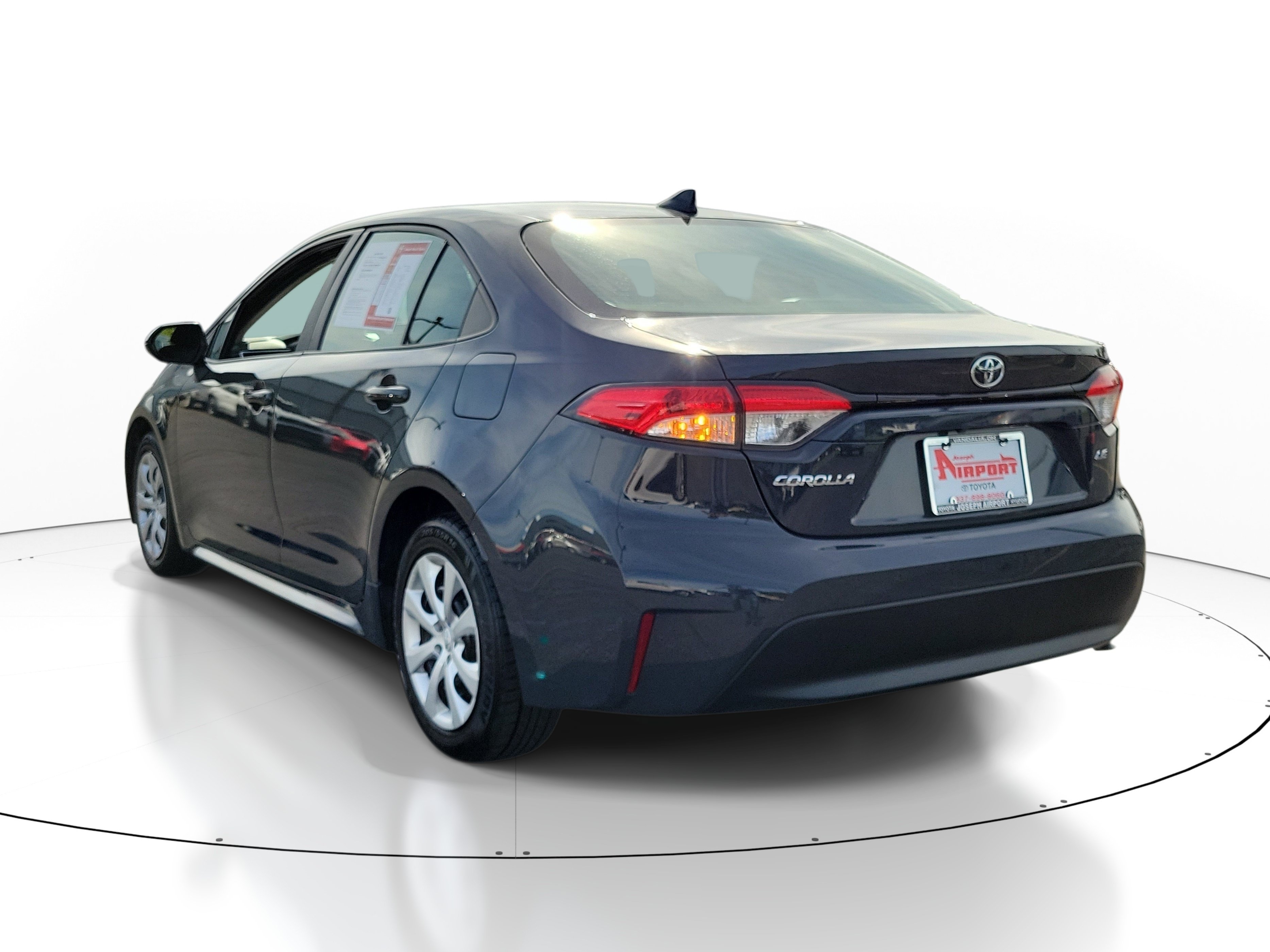 Used 2024 Toyota Corolla LE FWD image 3