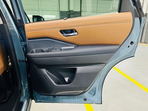 New 2026 Nissan Pathfinder Platinum FWD image 35