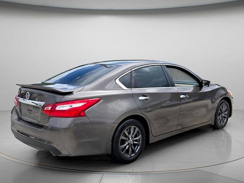 Used 2017 Nissan Altima 2.5 S w/ Power Driver Seat Package FWD image 7