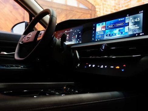 Certified 2025 Nissan Murano SV AWD/4WD image 40