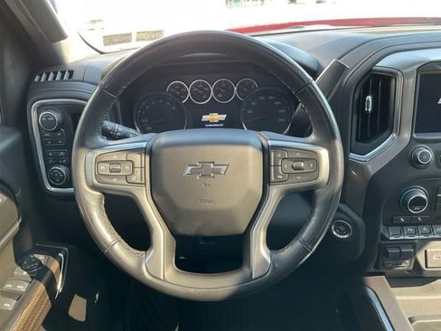 Used 2021 Chevrolet Silverado 1500 LT Trail Boss w/ Convenience Package II AWD/4WD image 3