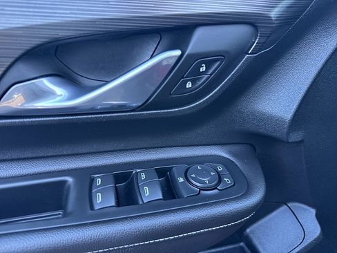 Used 2022 GMC Terrain SLE image 19