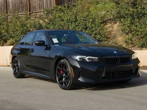 New 2026 BMW 330i Sedan w/ M Sport Package image 2