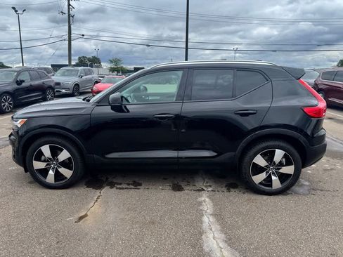 Used 2021 Volvo XC40 T5 Momentum w/ Premium Package AWD/4WD image 8