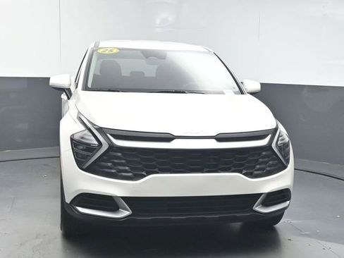 Used 2025 Kia Sportage LX AWD/4WD image 3