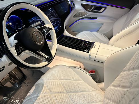 New 2025 Mercedes-Benz Maybach EQS 680 4MATIC image 4