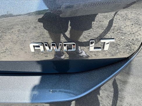 Used 2023 Chevrolet Equinox LT w/ Driver Convenience Package image 8