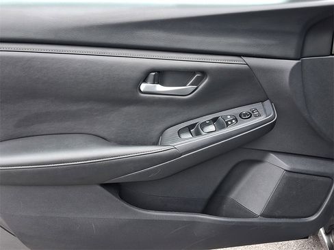 Used 2024 Nissan Sentra SV image 12