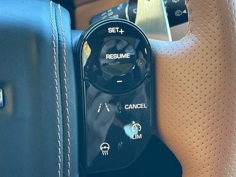 Used 2022 Land Rover Range Rover Sport SVR image 31