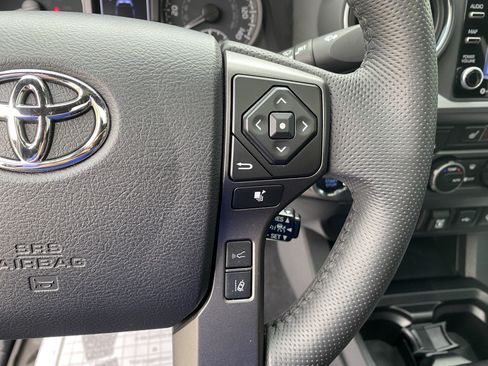 Used 2023 Toyota Tacoma TRD Off-Road w/ TRD Premium Off Road Package AWD/4WD image 21