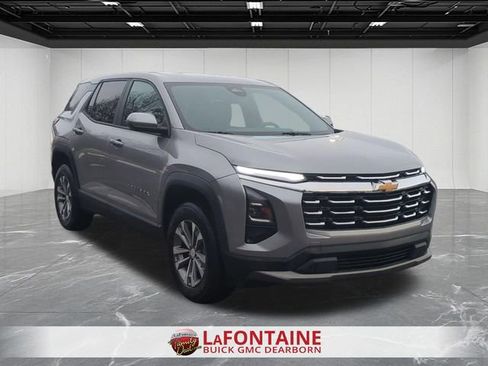 Used 2025 Chevrolet Equinox LT image 2