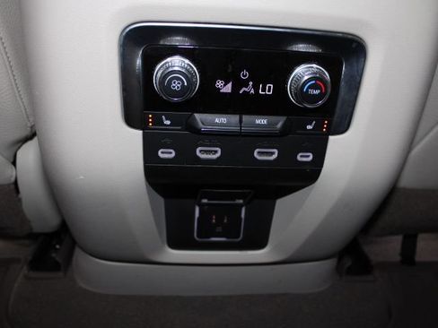 Used 2021 GMC Yukon Denali w/ Denali Ultimate Package AWD/4WD image 26