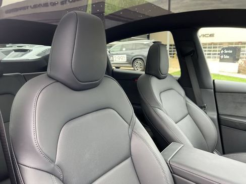 Used 2026 Tesla Model Y 2WD image 24
