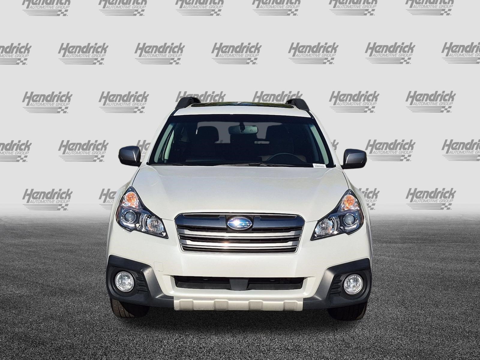 Used 2013 Subaru Outback 2.5i Limited w/ Special Appearance Pkg AWD/4WD image 3
