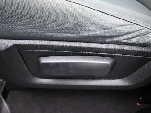 Used 2018 RAM 1500 Classic SLT AWD/4WD image 12