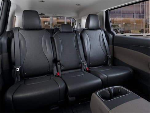 New 2025 Kia Carnival LXS image 16