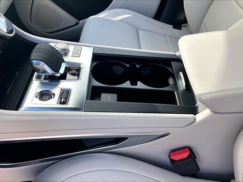 New 2026 Jaguar F-PACE R-Dynamic S image 8