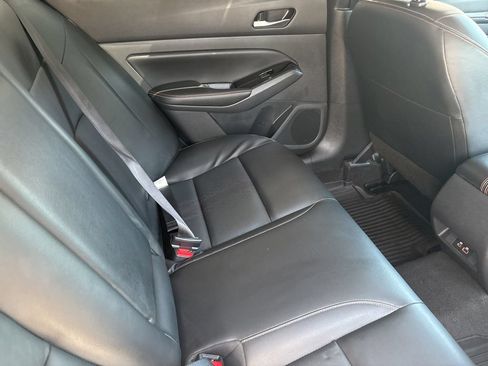 Used 2023 Nissan Altima 2.5 SR w/ SR Premium Package FWD image 32