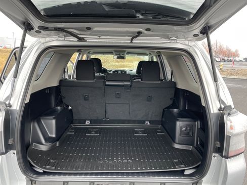 Certified 2018 Toyota 4Runner SR5 image 14