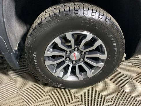 Used 2019 GMC Sierra 1500 AT4 w/ AT4 Premium Package AWD/4WD image 12