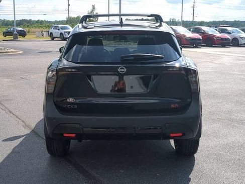 New 2026 Nissan Kicks SR w/ Cold Weather Package FWD image 4