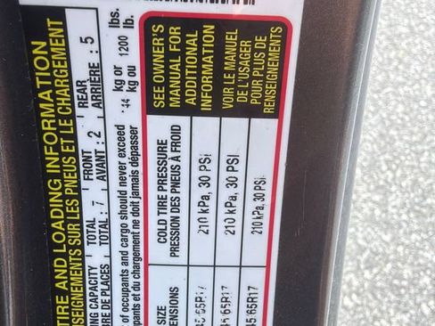 Used 2011 Toyota Highlander 4WD w/ Tow Pkg image 19