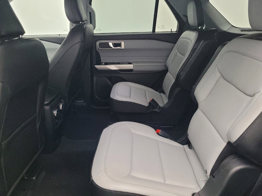 Used 2021 Ford Explorer XLT w/ Equipment Group 202A RWD image 18