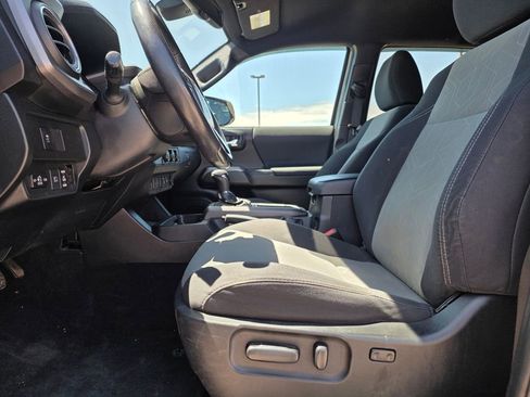 Used 2021 Toyota Tacoma TRD Sport w/ Technology Package RWD image 11