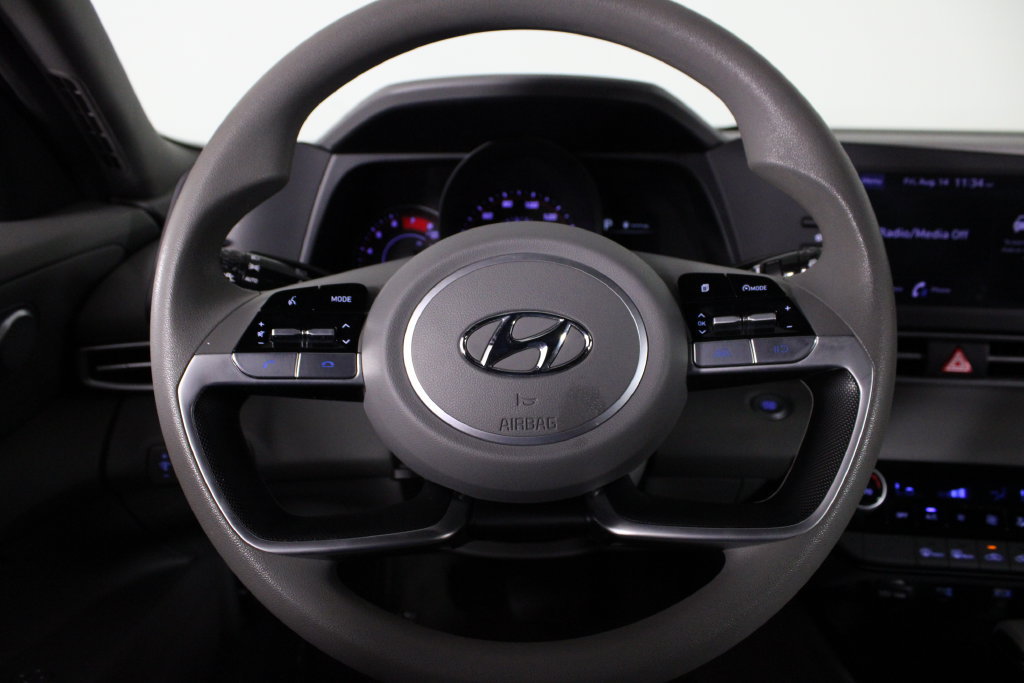 Certified 2022 Hyundai Elantra SEL FWD image 10