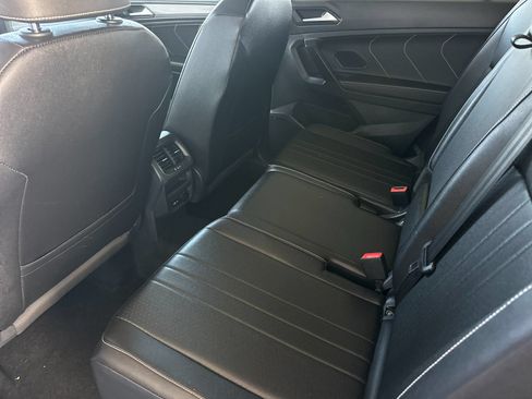 Used 2023 Volkswagen Tiguan SE FWD image 11
