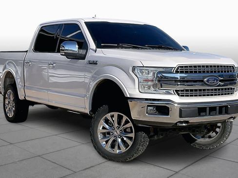 Used 2018 Ford F150 Lariat w/ Equipment Group 502A Luxury image 4