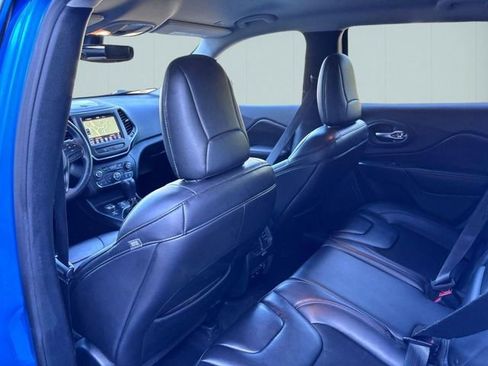 Used 2019 Jeep Cherokee Trailhawk w/ Cold Weather Group AWD/4WD image 27