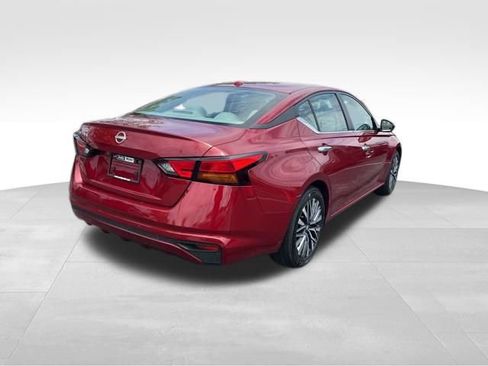 Used 2025 Nissan Altima 2.5 SV FWD image 7