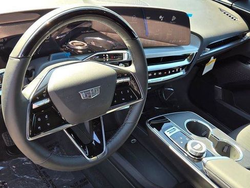 New 2026 Cadillac Lyriq Luxury image 15