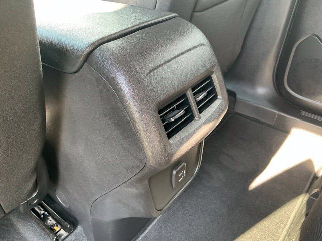 Used 2023 Chevrolet Equinox LT FWD image 33