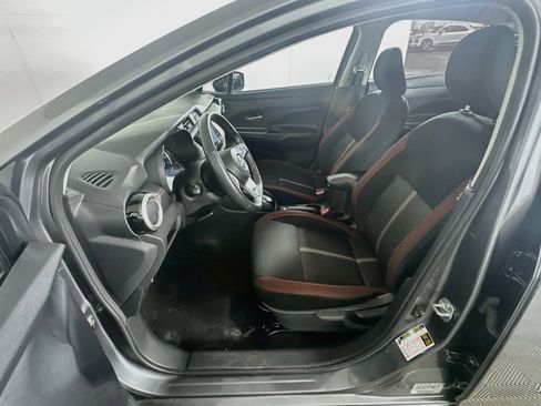 Used 2025 Nissan Versa SR FWD image 13