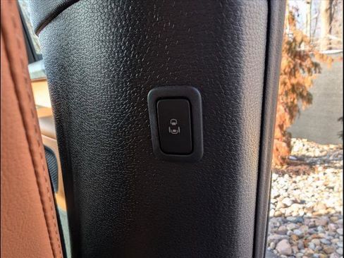 New 2025 Volkswagen ID. Buzz Pro S image 21