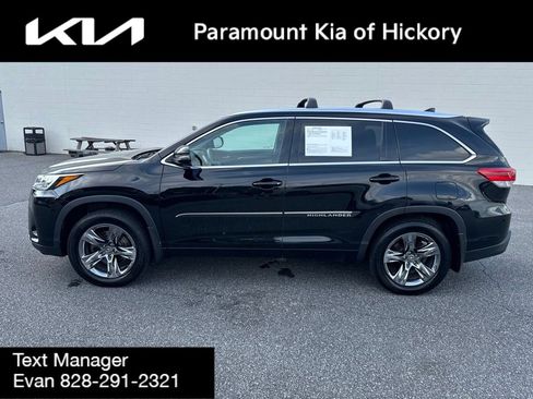 Used 2017 Toyota Highlander Limited Platinum AWD/4WD image 4