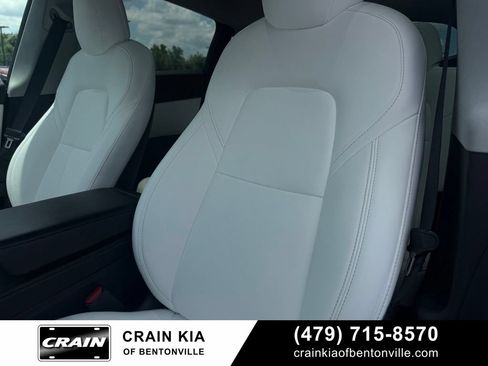 Used 2021 Tesla Model Y Long Range AWD/4WD image 22
