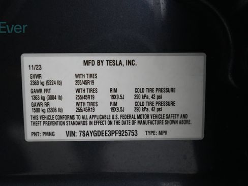 Used 2023 Tesla Model Y Long Range AWD/4WD image 27