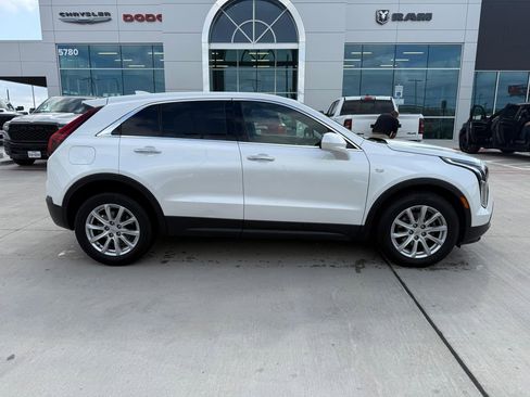 Used 2023 Cadillac XT4 Luxury w/ Cold Weather Package image 2