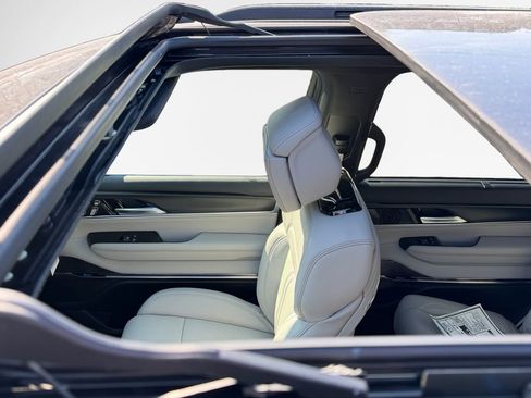 New 2026 Jeep Grand Wagoneer Summit AWD/4WD image 13