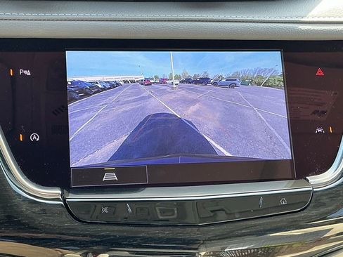 Used 2022 Cadillac XT6 Premium Luxury image 21