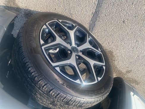 Used 2025 Jeep Compass Limited image 3