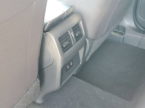 Used 2025 Nissan Rogue SV FWD image 16